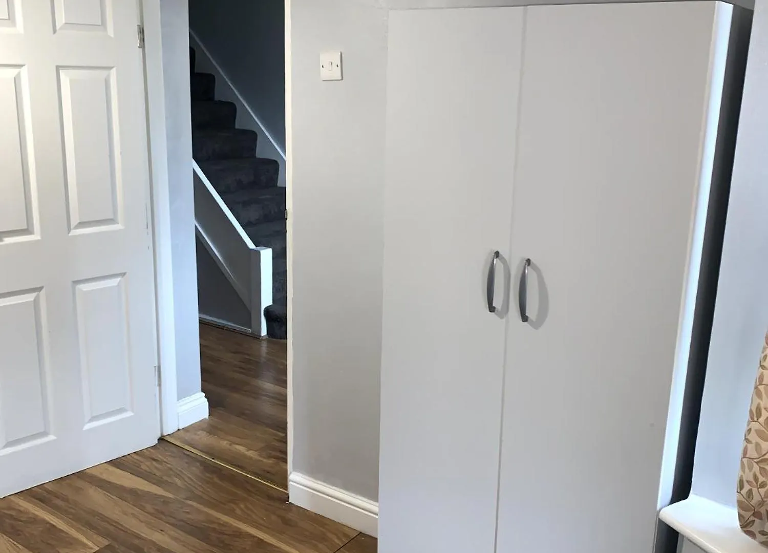 Tms Spacious 4 Bedroom House! Free Parking! Crosby Dagenham!